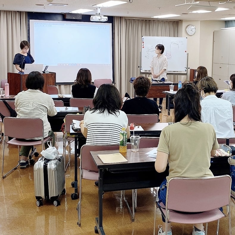 東京巻き爪補正スクール|巻き爪・変形爪・陥入爪の補正施術が学べる!クロミネイルズ